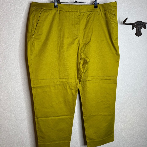 Olive Green Women's Cropped Pants - Picture 1 of 4